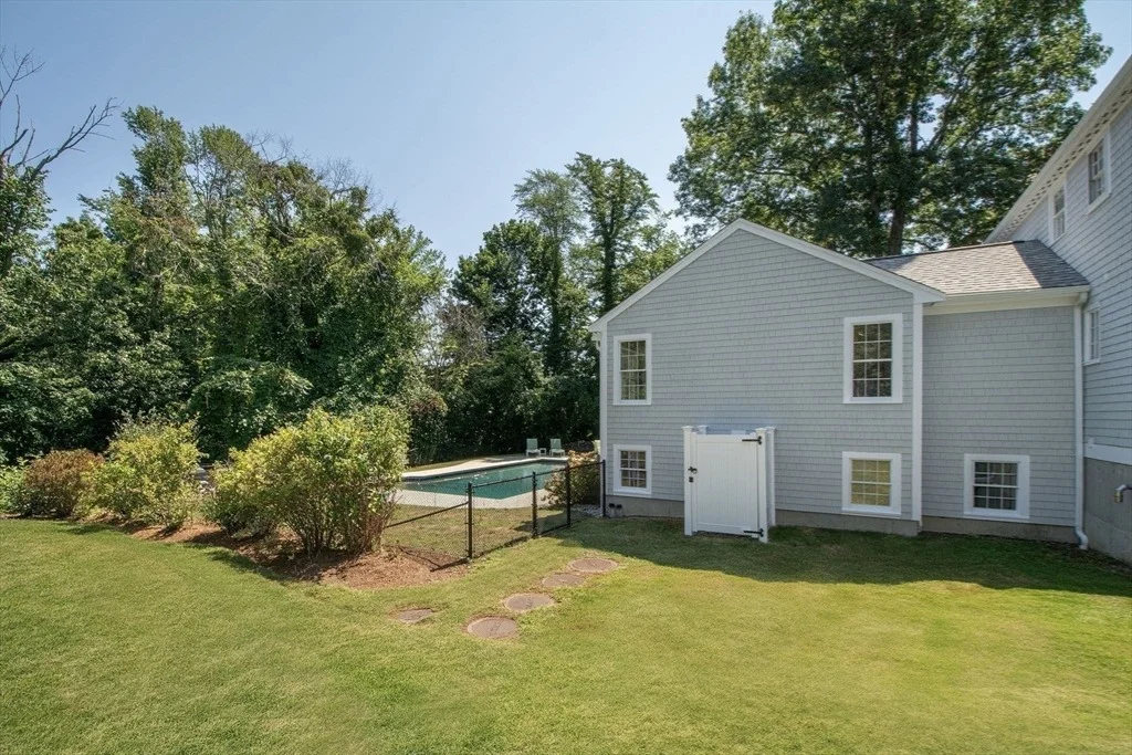 Photo of 39 Ledgewood Dr