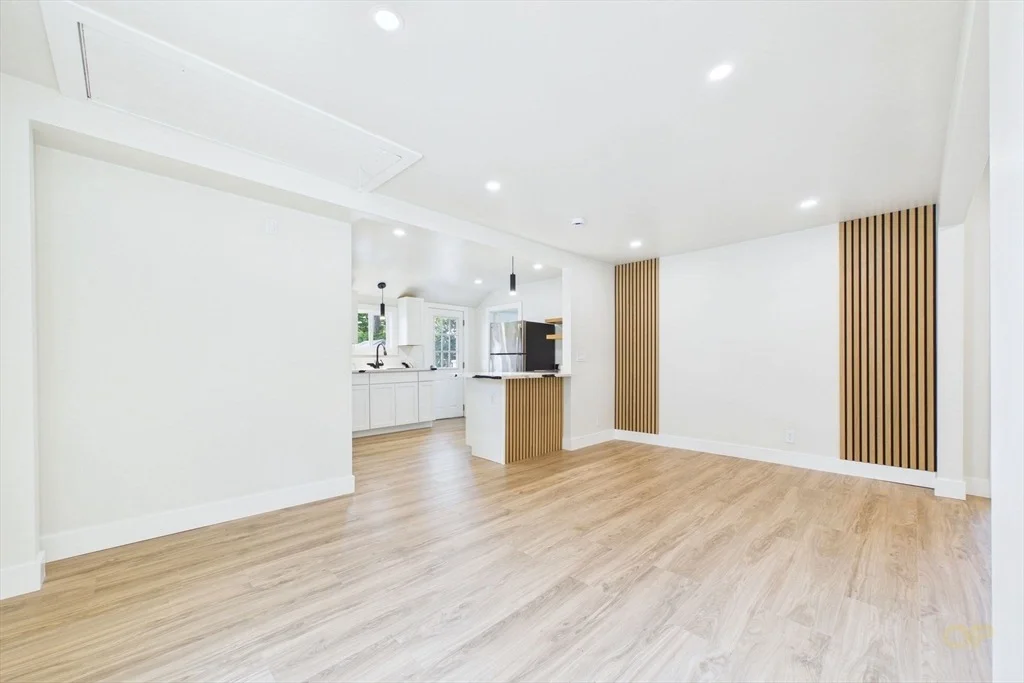 Photo of 6 Pinehurst Dr