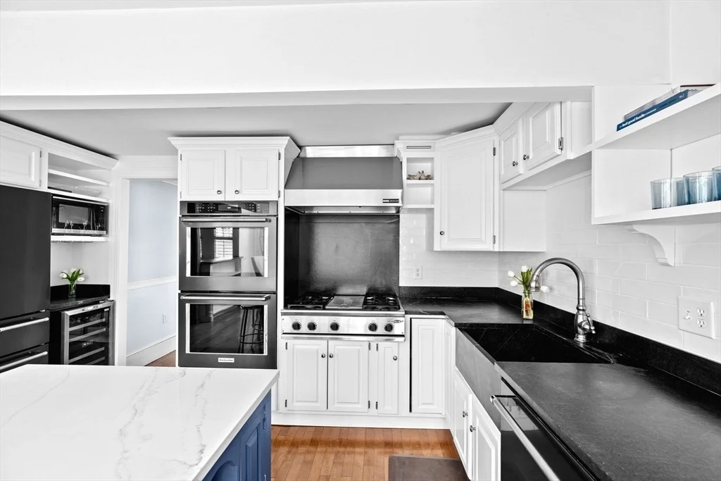 Photo of 10 Wompatuck Rd