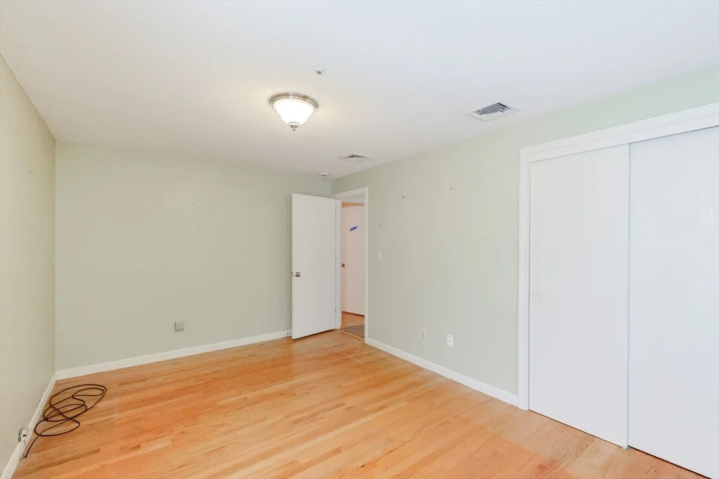 Photo of 37 Oakleaf Dr