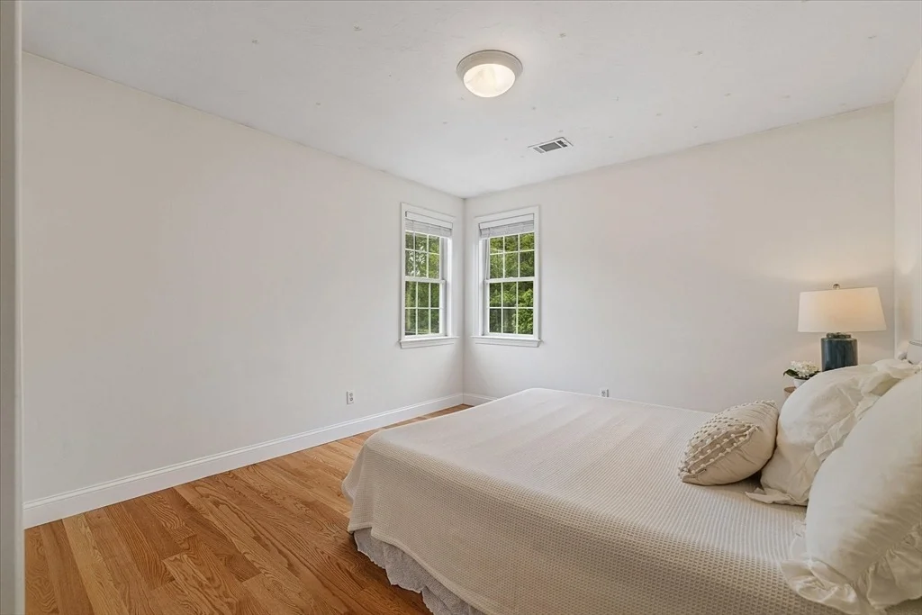 Photo of 8 Cardinal Cir