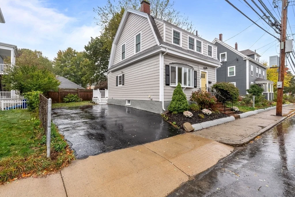Photo of 108 Warren St