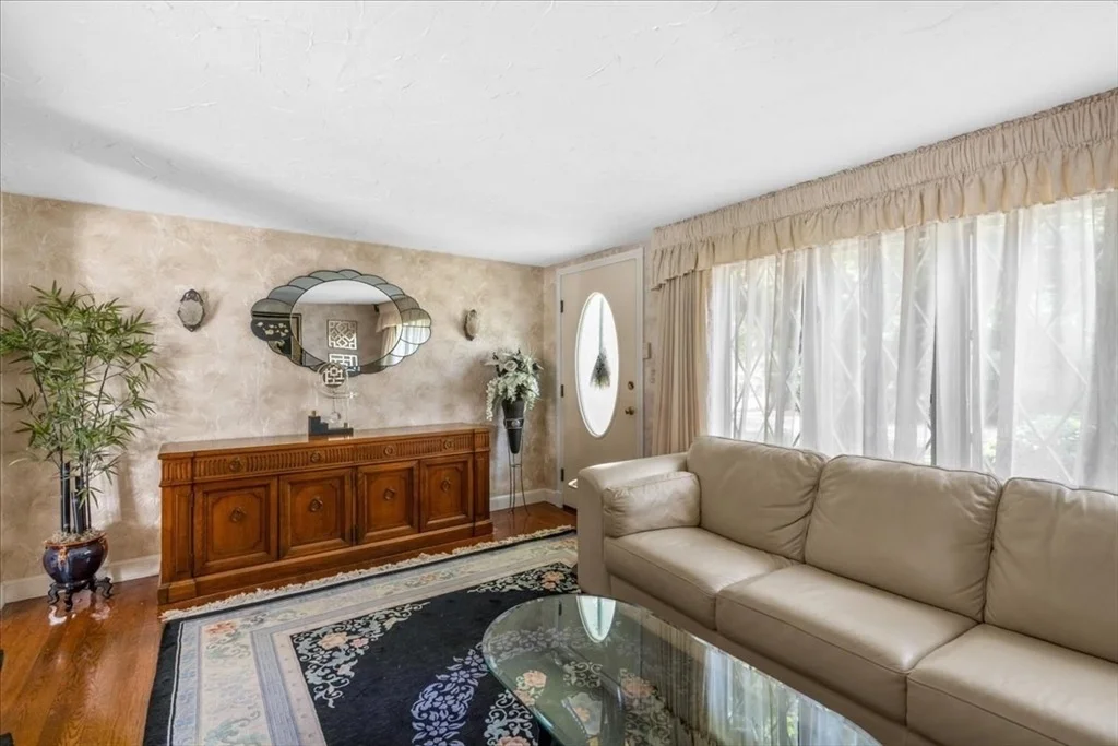Photo of 28 Lawrence Rd