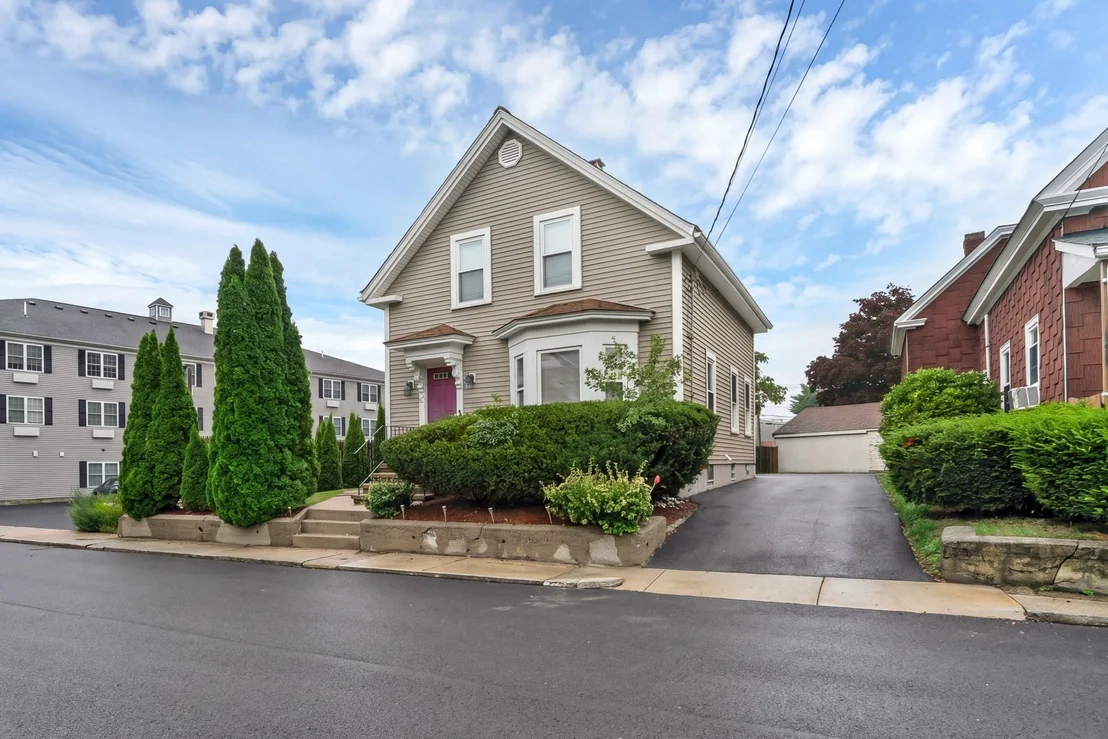 Photo of 25 Fuller Pl