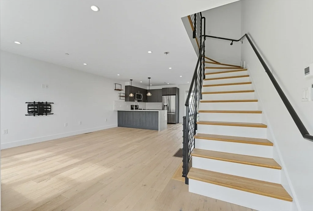 Photo of Unit 2 at 27 Carter St