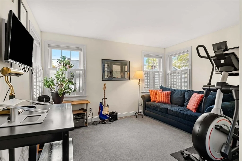 Photo of 23 Sevinor Rd