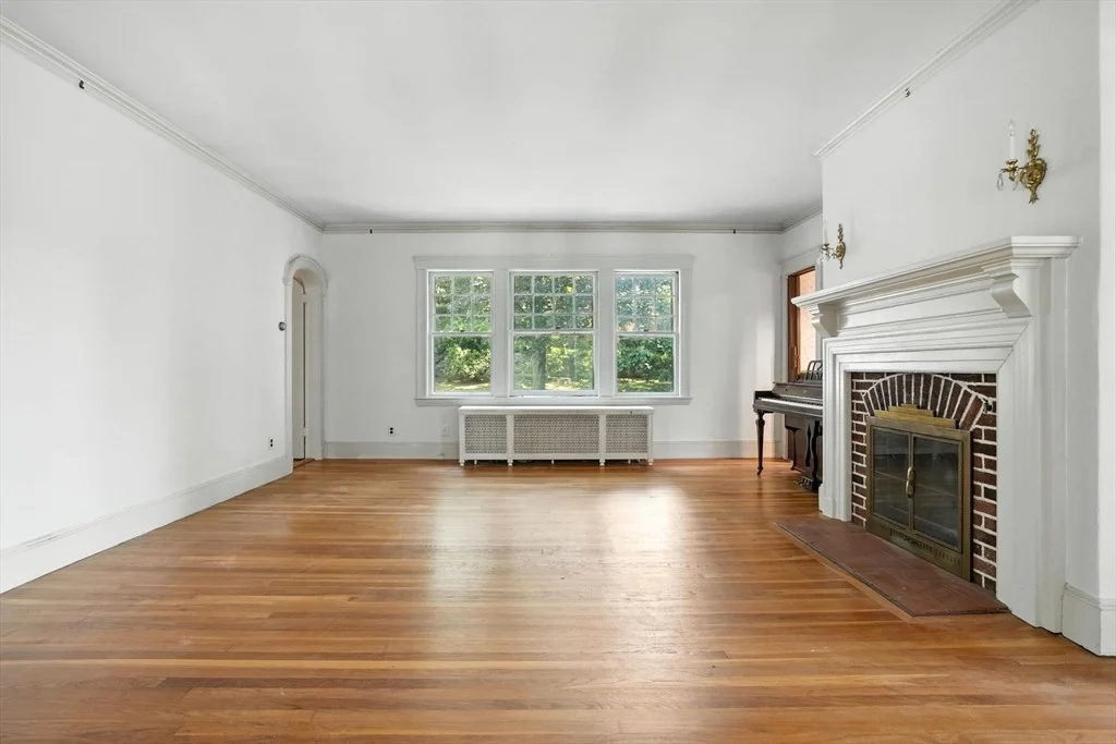 Photo of 22 Stoneleigh Cir
