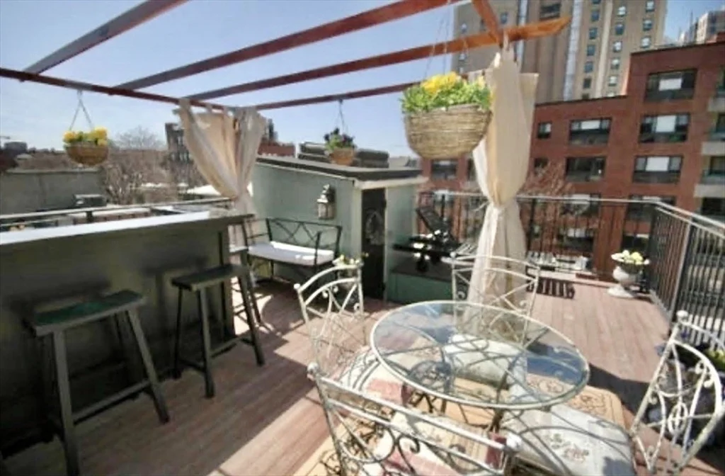 Photo of Unit TH at 22 Shawmut St