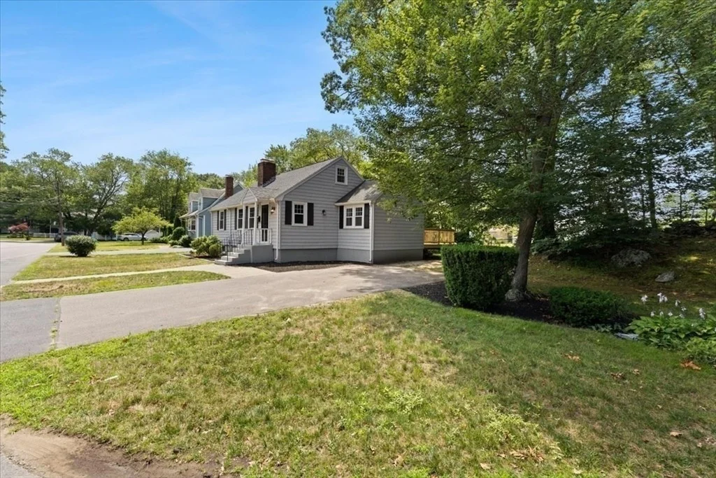 Photo of 15 Intervale Rd
