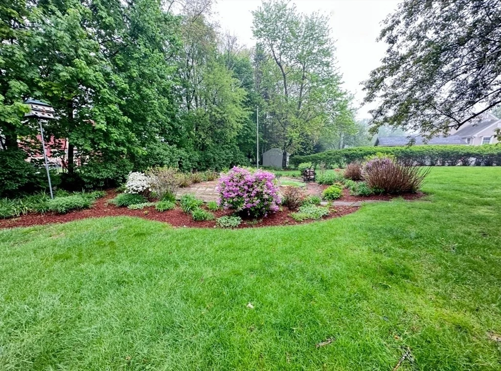 Photo of 11 Huron Dr