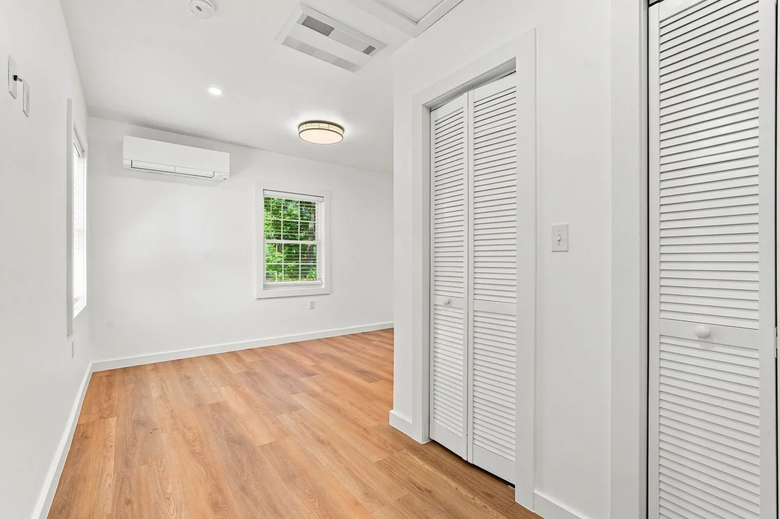 Photo of 204 River Dr