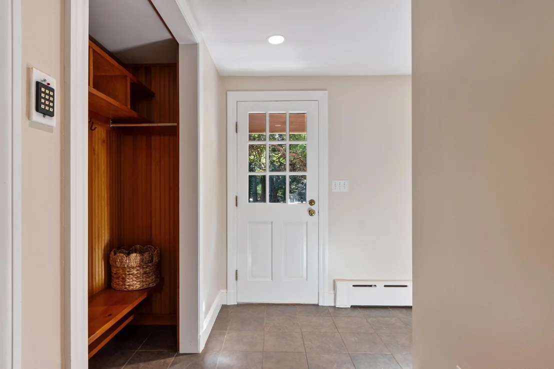 Photo of 5 Tavern Ln