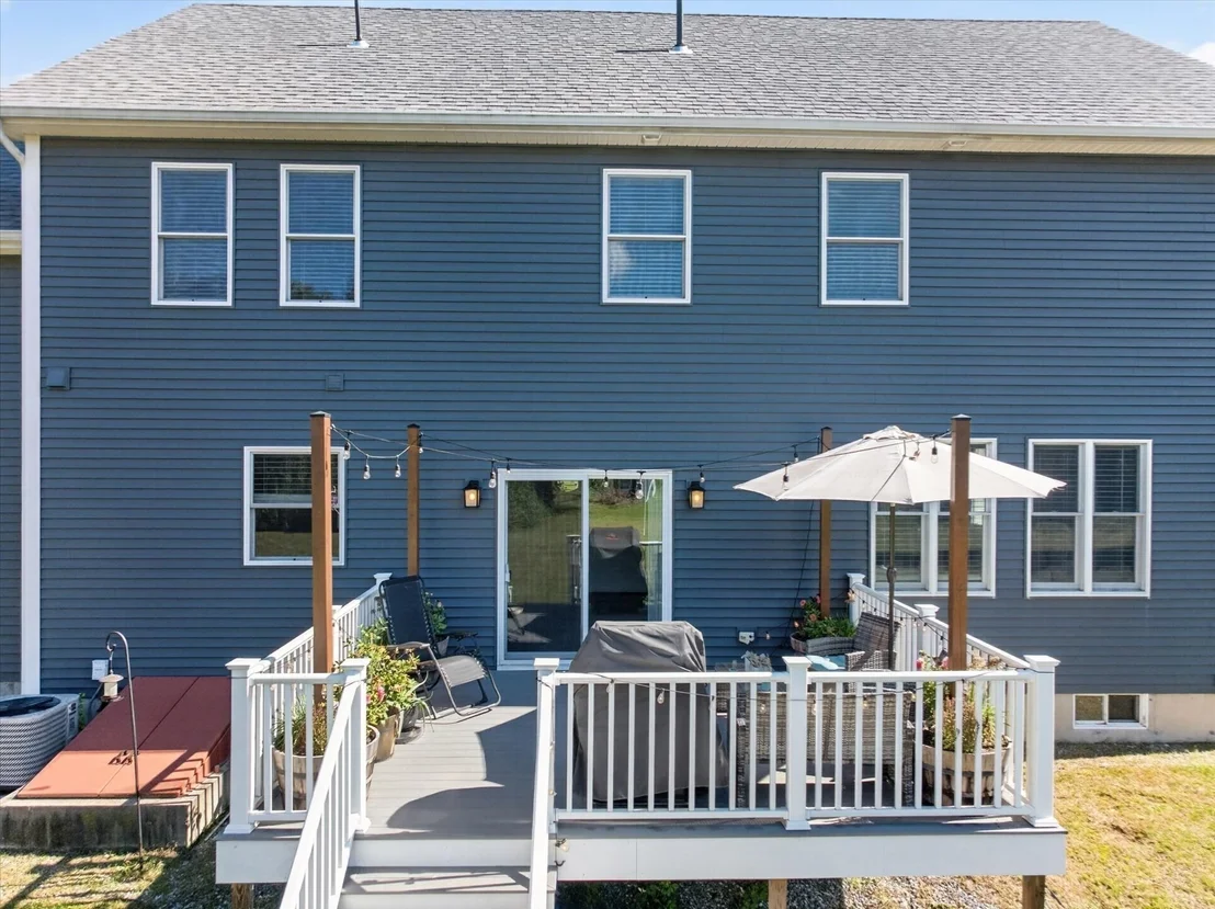 Photo of 537 Southwick Rd