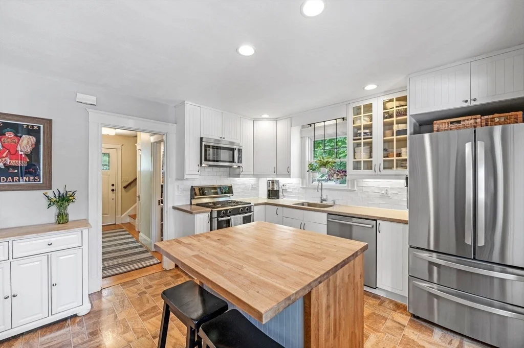 Photo of 39 Buttonwood Lane