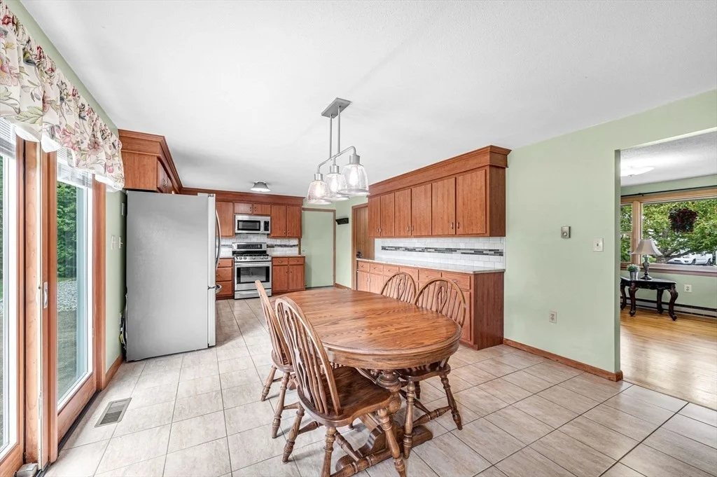 Photo of 17 Breton Ln