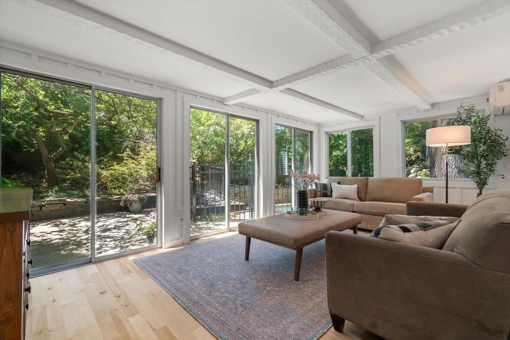 Photo of 25 Chestnut Hill Rd