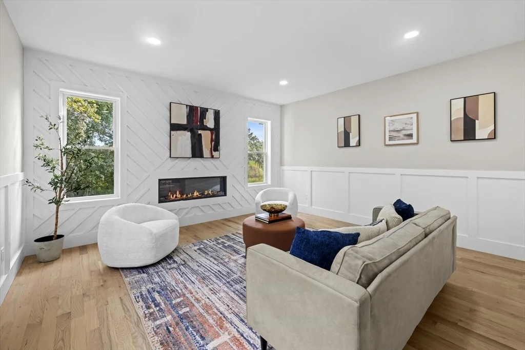 Photo of 10 Falcon Drive