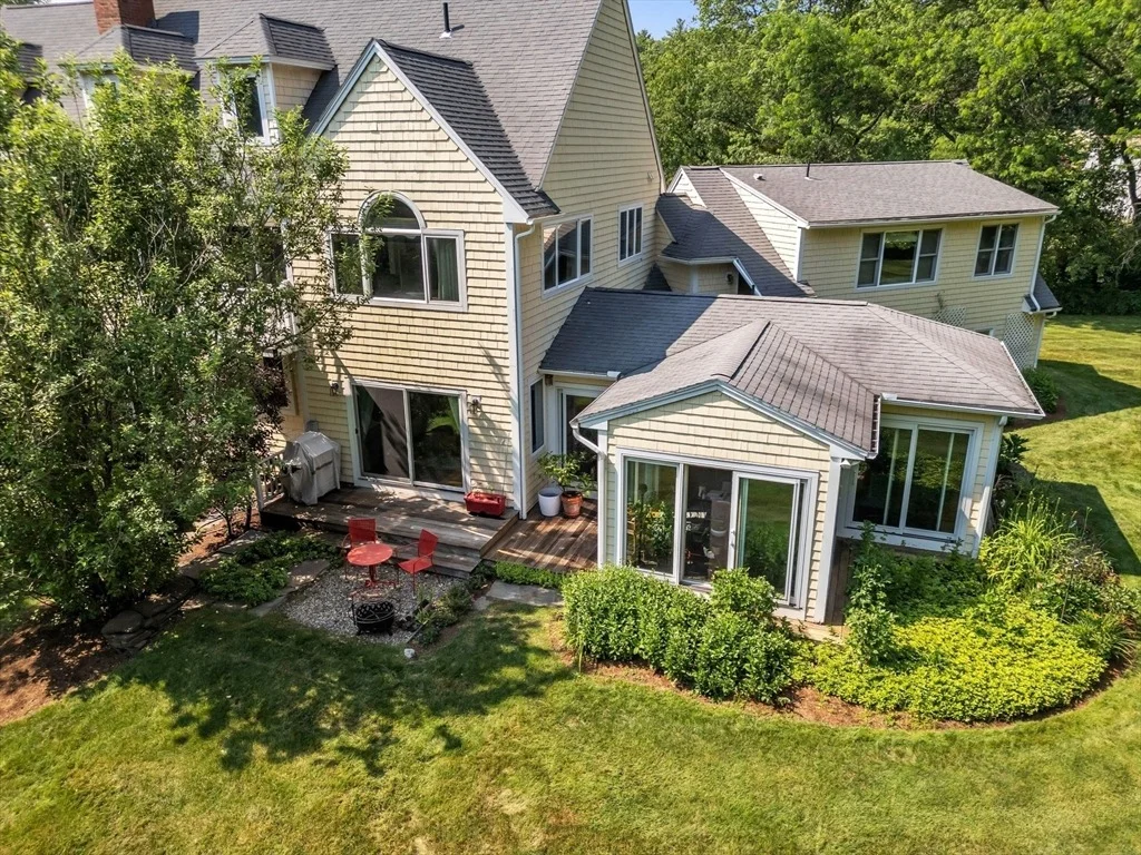 Photo of 19 Indian Pipe Ln