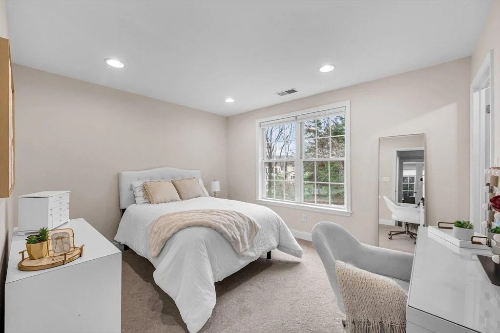 Photo of 16 York Cir