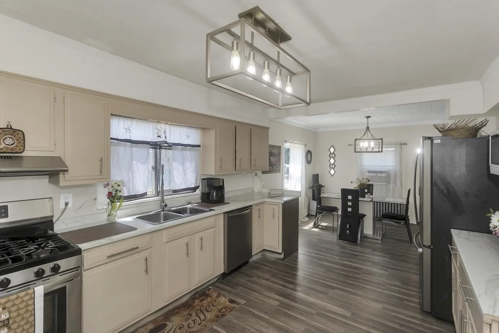 Photo of 15 Merida St