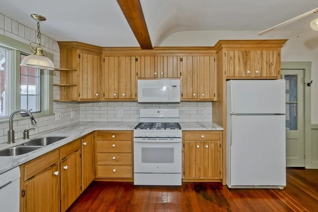 Photo of 172 Main St
