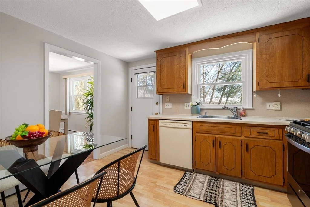 Photo of 56 Greenleaf Cir