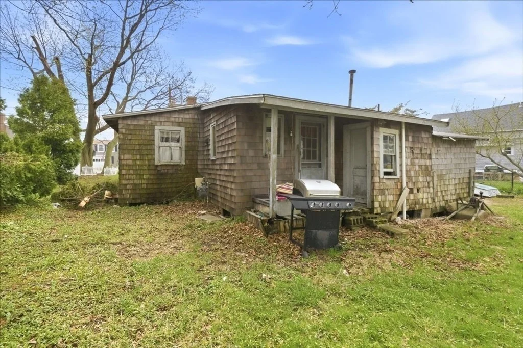 Photo of 64 Central St
