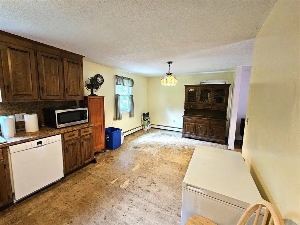 Photo of 405 Cooper Hill Rd