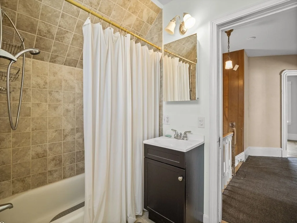 Photo of 27 Alpine St