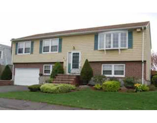 Photo of 9 Barnes Cir