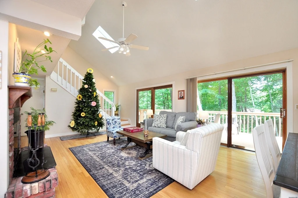 Photo of 154 Brook Ln