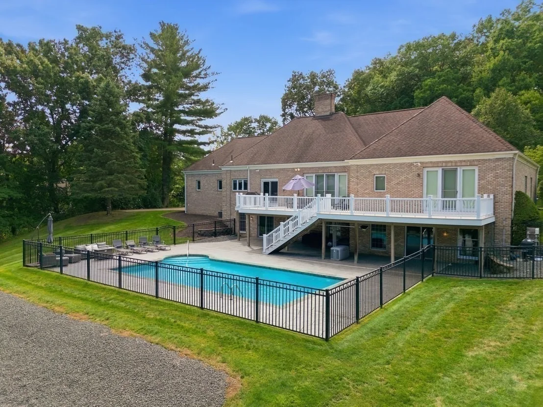 Photo of 196 High Meadow Dr