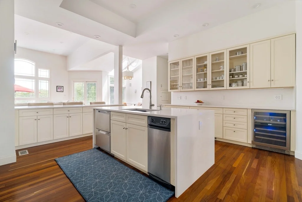 Photo of 100 Westcliff Rd