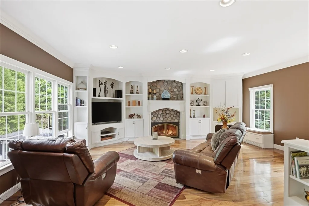 Photo of 20 Tarbox Ln