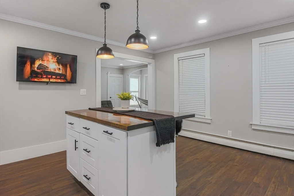 Photo of 576 Crescent St