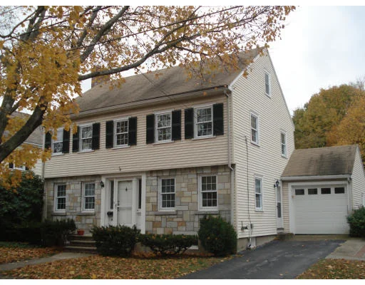 Photo of 40 Rustlewood Rd