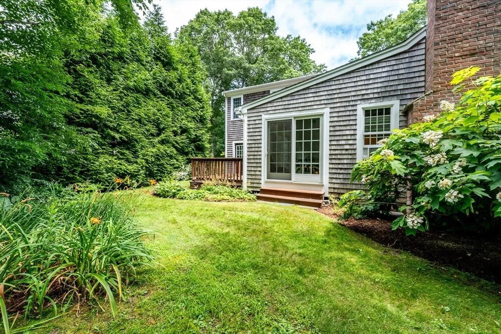 Photo of 21 Rainbow Dr