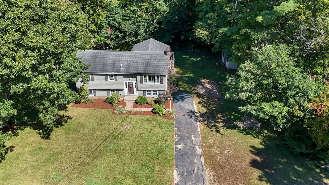 Photo of 7 Hickory Dr