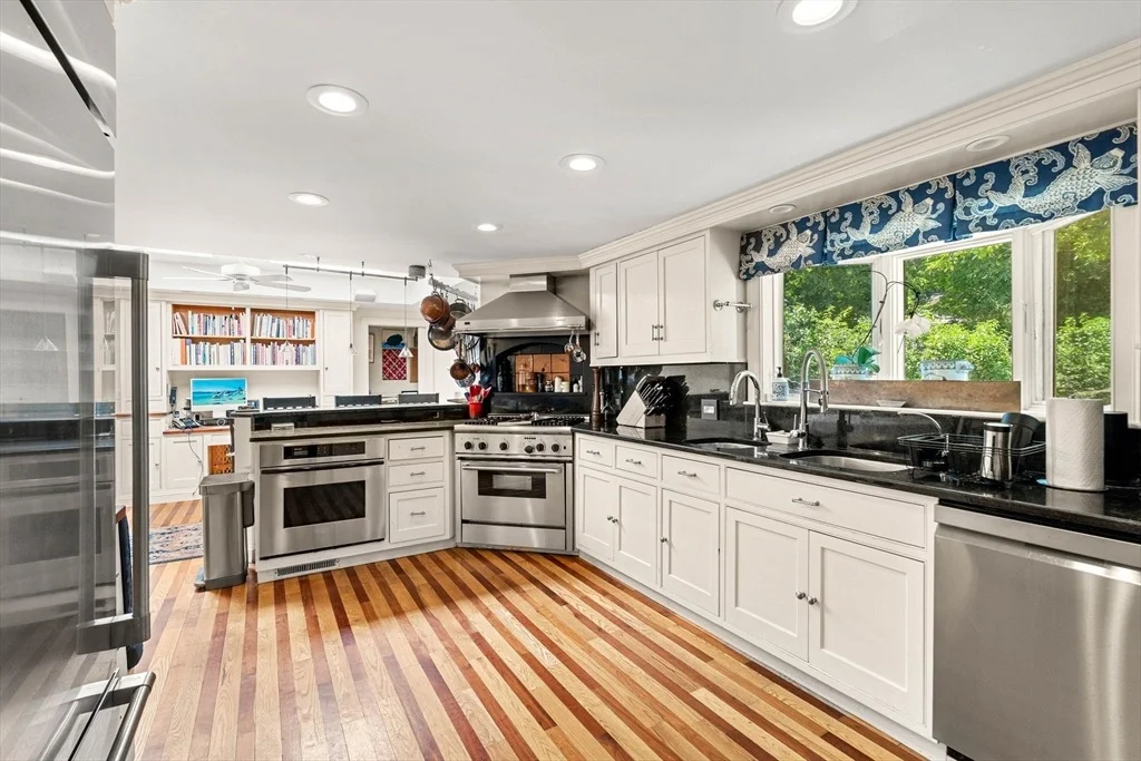 Photo of 155 Cherry St