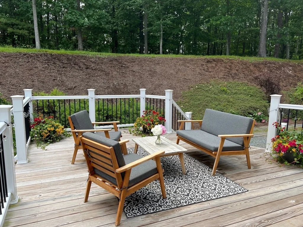 Photo of 39 Lovers Ln