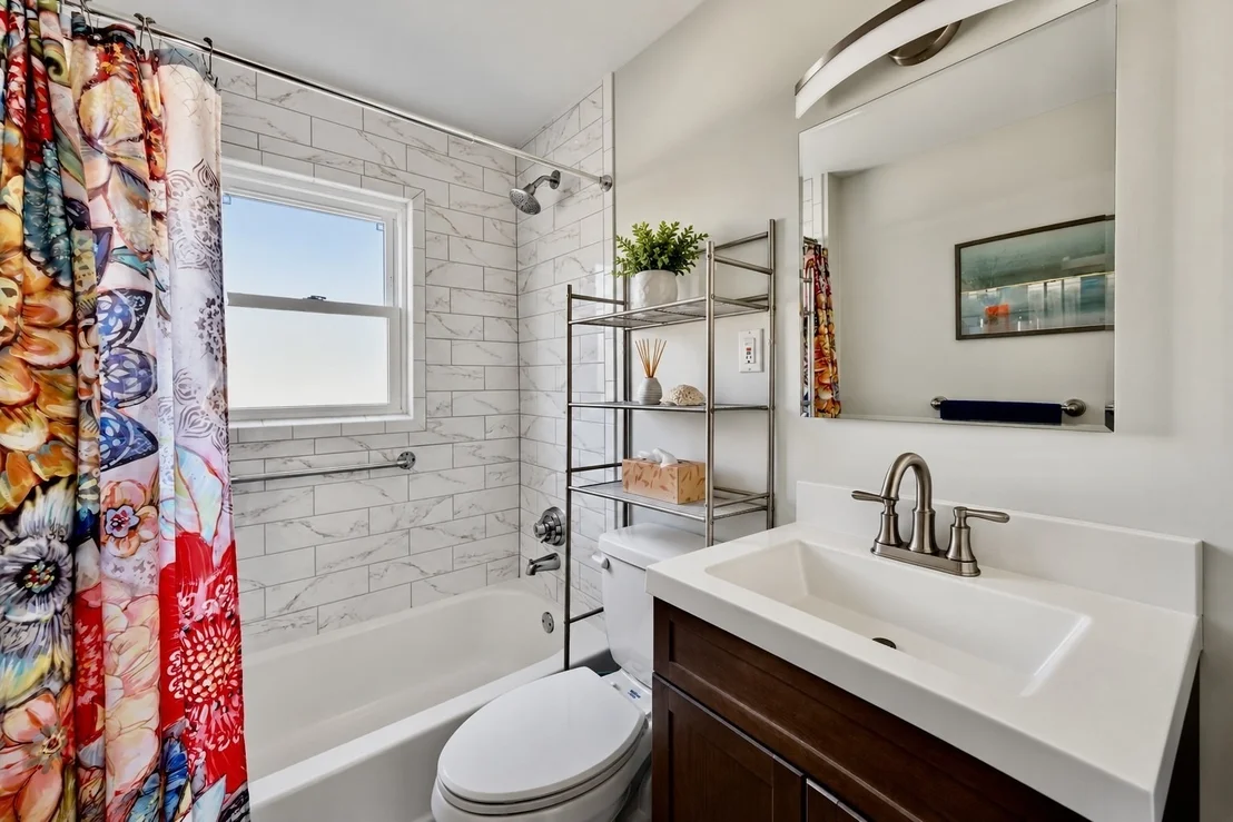 Photo of 81 Warfield Avenue