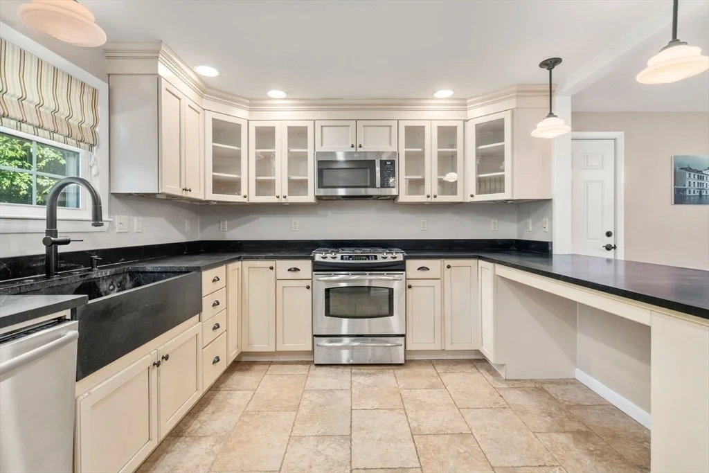 Photo of 144 Burbank Road