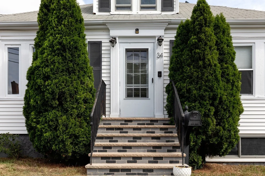 Photo of 34 Farrington Ave