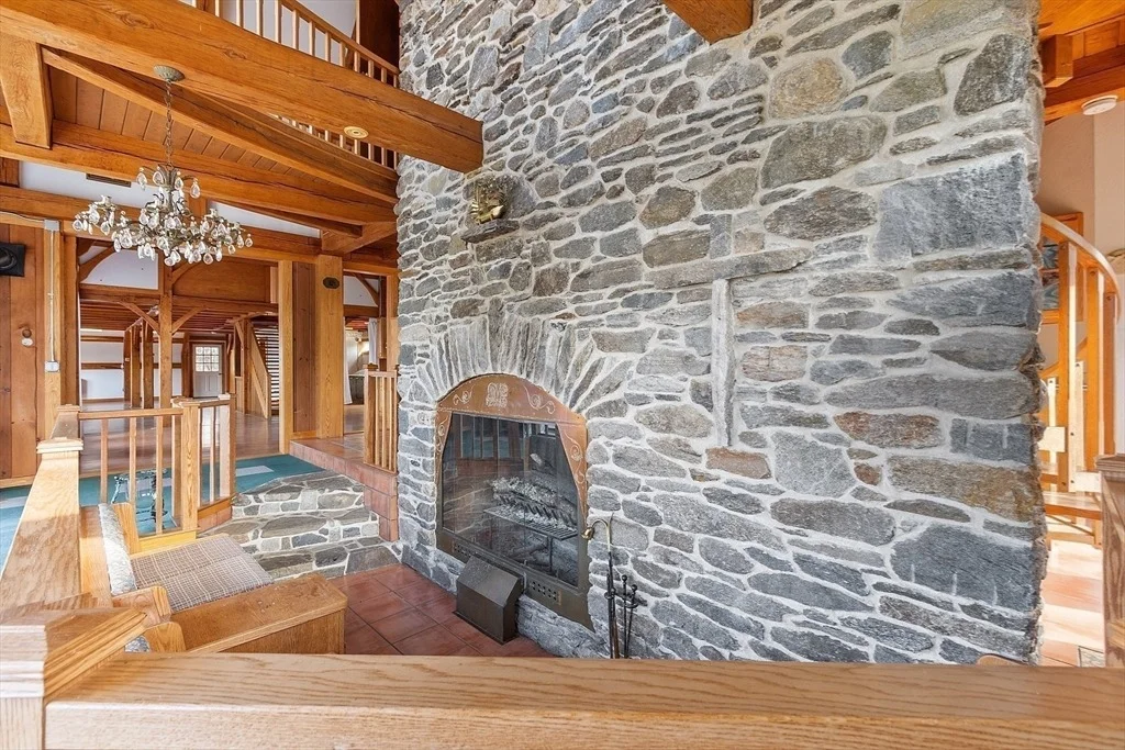 Photo of 102 Lyons Hill Rd