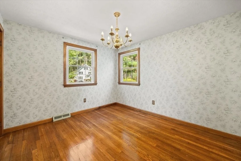 Photo of 7 Glen Echo Blvd