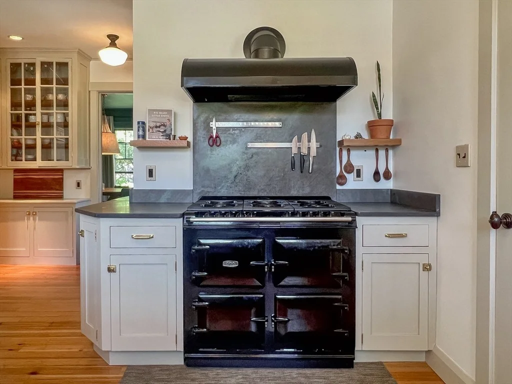 Photo of 211 Forest St