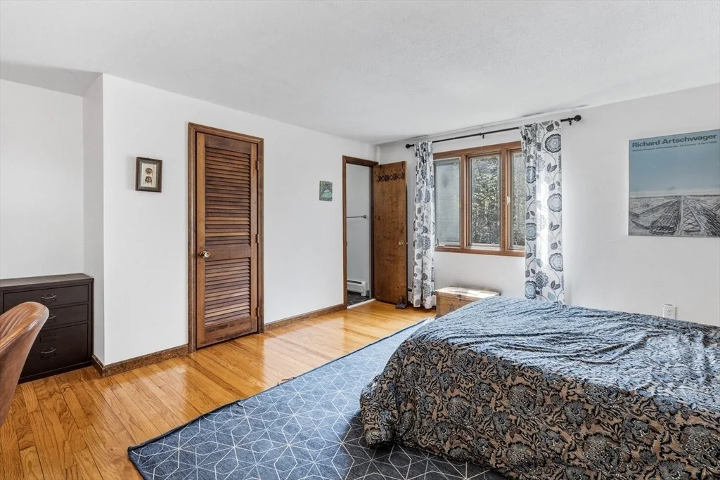 Photo of 1360 Bay Road