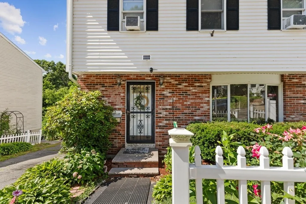 Photo of 70 Crescent Lane