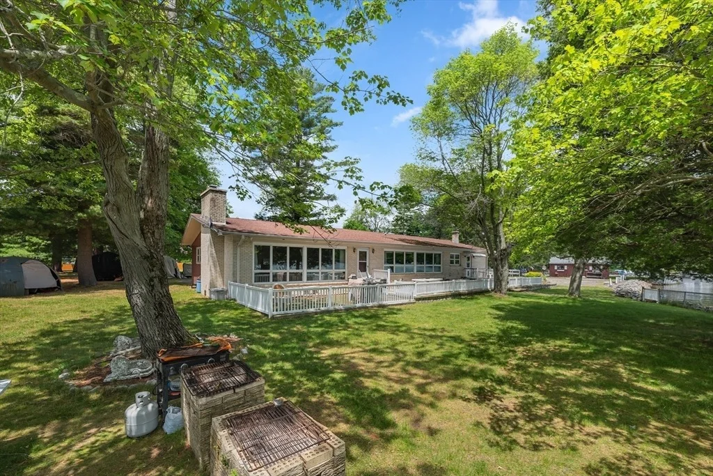 Photo of 20 Indian Point Rd