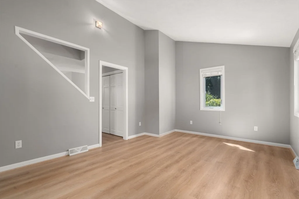 Photo of Unit 205 at 31 Blithewood Ave